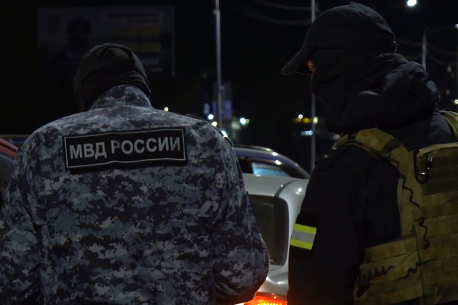 На Камчатке пресечено более ста нарушений миграционного законодательства . Фото: УМВД России по Камчатскому краю. Фотография 12